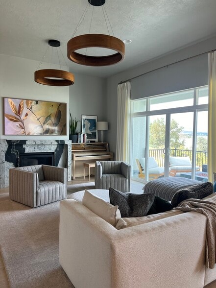 Great Room - 2356 S Blue Water Ln