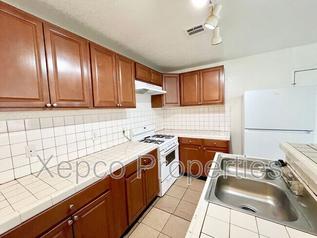 Building Photo - 13615 Verbena Dr