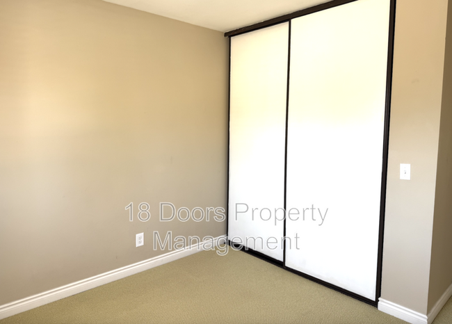 Building Photo - 846 Blackwood Rd