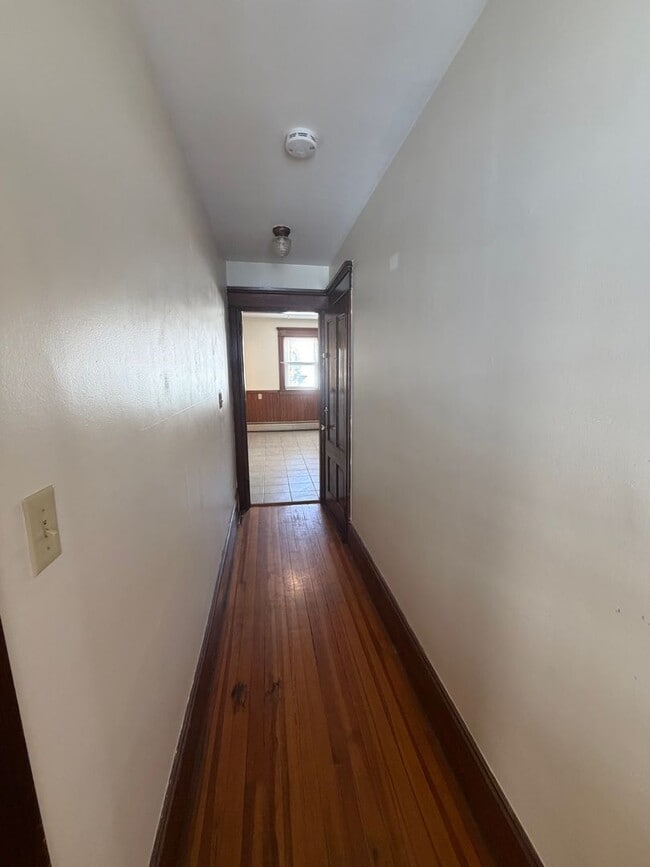 Building Photo - 14 Richmond Ln