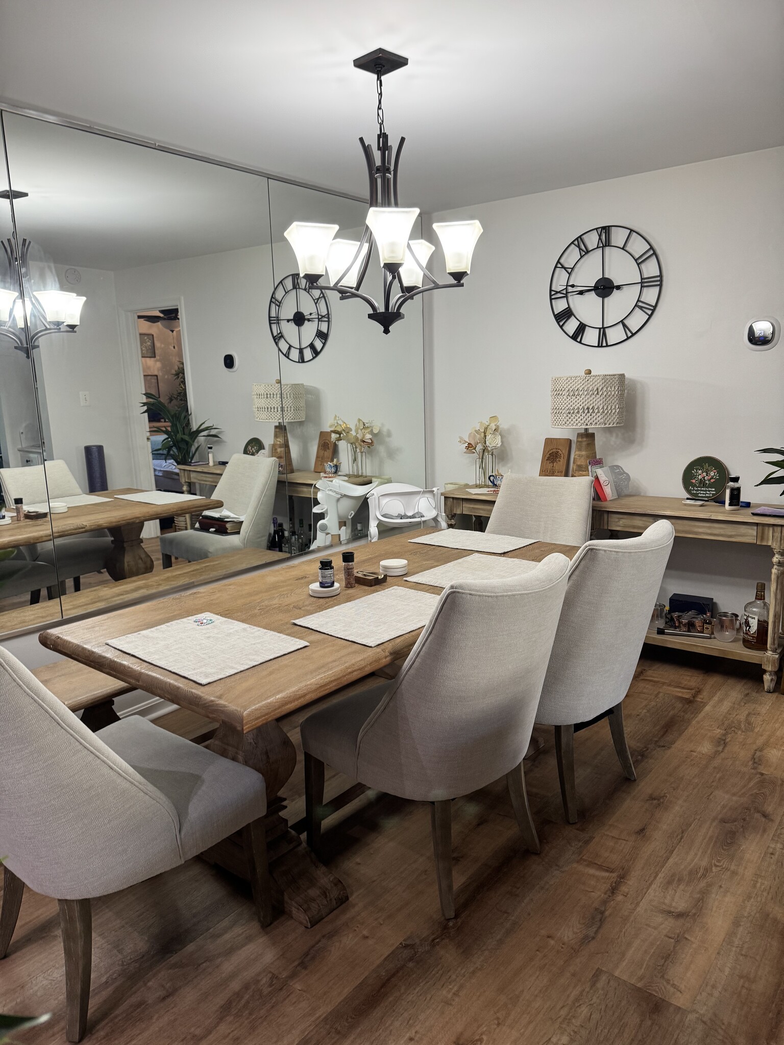 Dining space - 6103 Essex House Sq