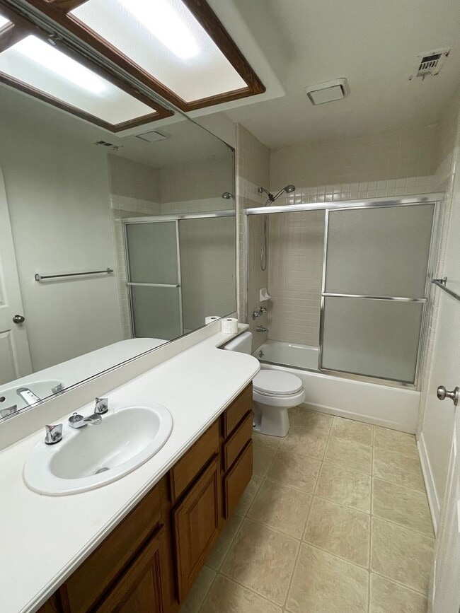Building Photo - Quaint Gated Community near Pacific View Mall