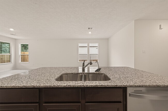 Building Photo - 814 Mustang Rdg Ter