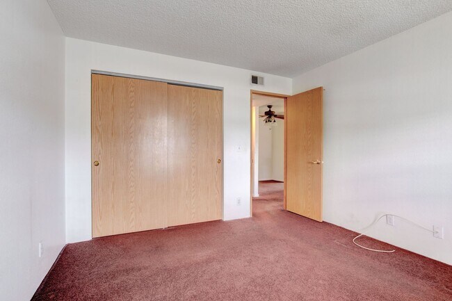 Building Photo - 2975 Juniper Hills Blvd