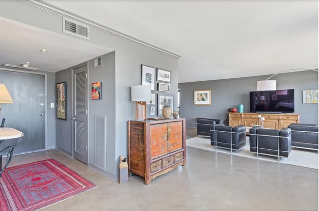 Building Photo - Utilities included! Downtown Tulsa High-Rise Living with Incredible Views!
