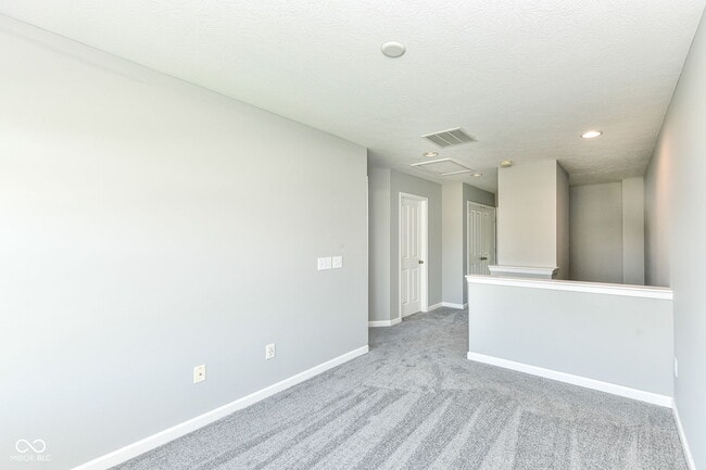 Building Photo - 9050 Mercer Dr