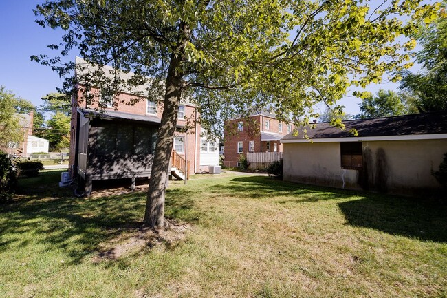 Building Photo - Charming 3BR/2BA Home with Bonus Room, Sun...