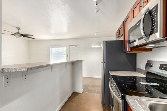 Building Photo - 1722 E Ocotillo Rd