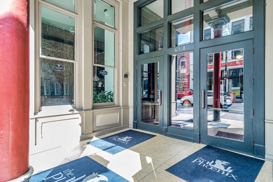 Building Photo - 418 S Gay St