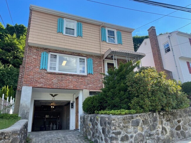 Building Photo - 84 Langley Rd