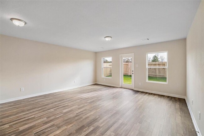 Building Photo - 15528 Briar Forest Dr