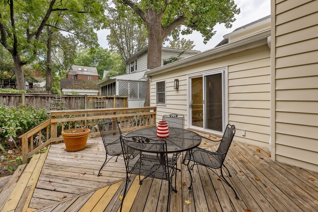 Building Photo - Classic Chevy Chase Charm in NW DC Availab...