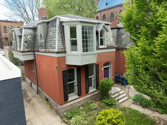 Building Photo - 5 St Louis Pl