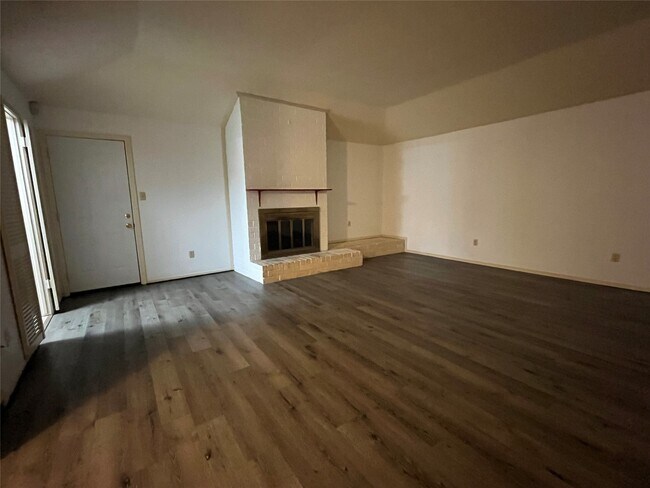 Building Photo - 5535 Ashgate Dr