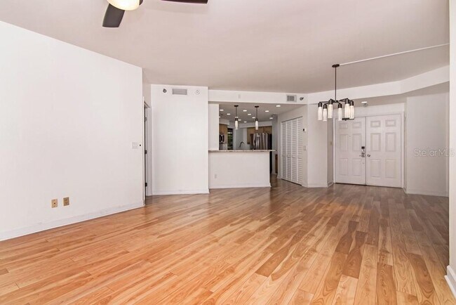 Building Photo - 1002 S Harbour Island Blvd