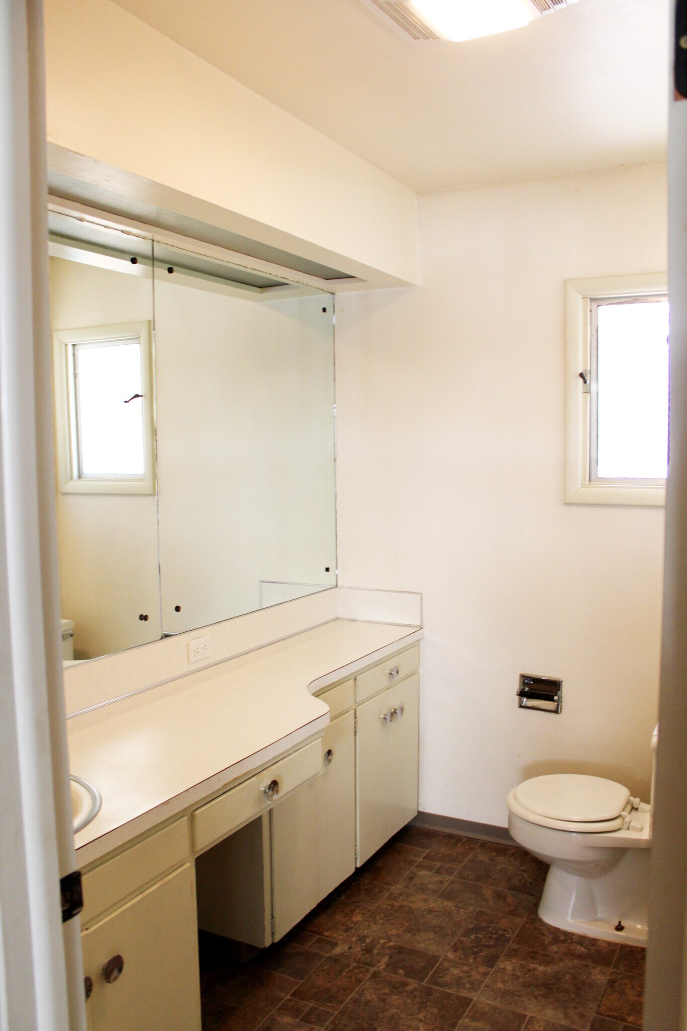 Building Photo - 1015 NE Duncan Ln