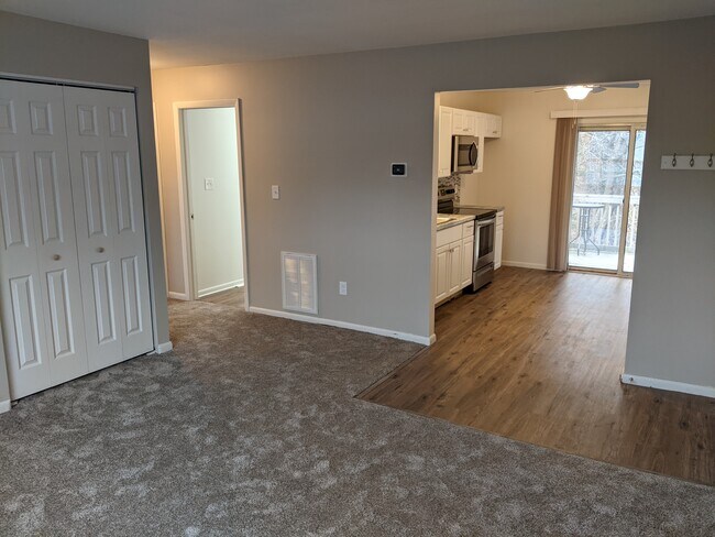 Building Photo - 25D Pine Ln