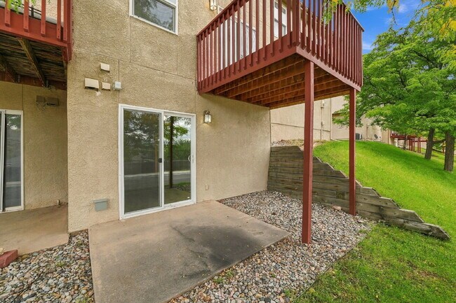 Building Photo - 1949 Bristlecone Dr
