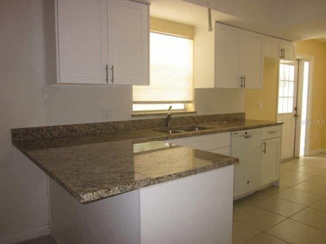 Building Photo - 5020 Landsman Ave