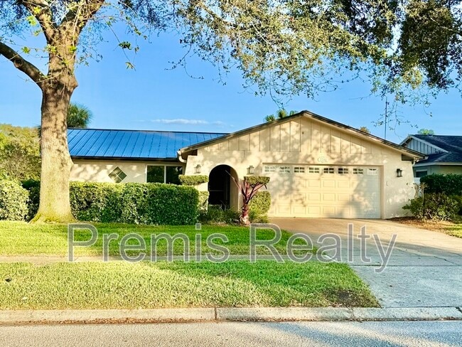 Building Photo - 2381 Timbercrest Cir W