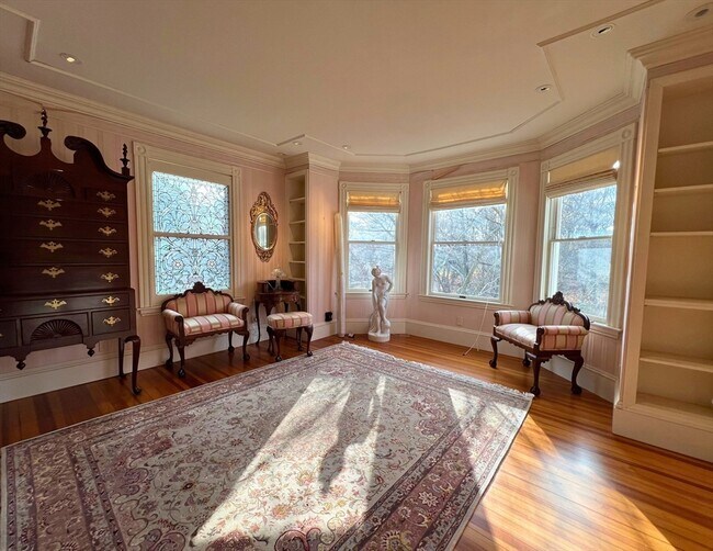 Building Photo - 12 Brook St