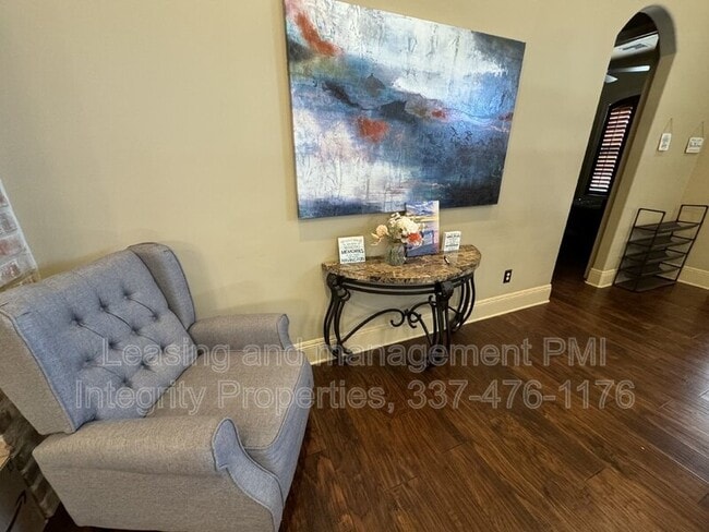 Building Photo - 330 Dunvegan Ct