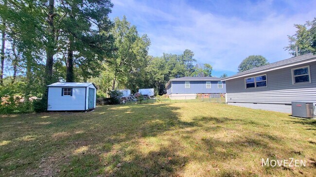 Building Photo - 206 Plaza Dr