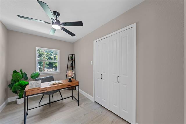 Building Photo - 1503 E Lakeview Dr