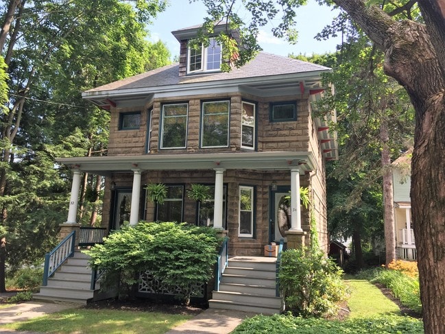 Building Photo - 34 Pleasant Ave