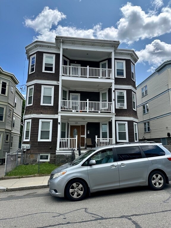Building Photo - 55 Lithgow St