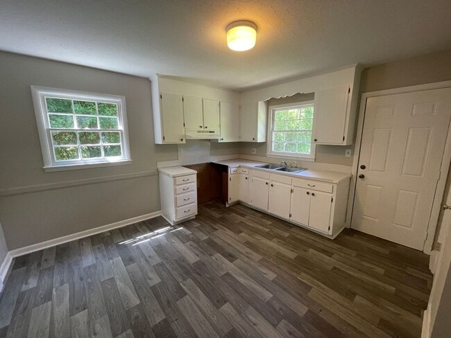 Building Photo - SHJ296-603 Lark Drive