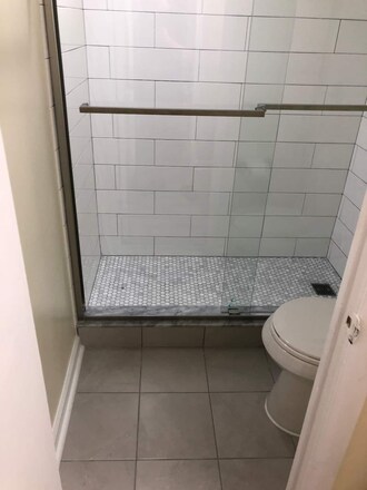 shower, toilet - 1420 N St NW