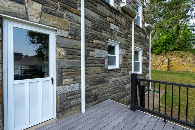 Building Photo - Rare 4 bed Gem in Marple Newtown