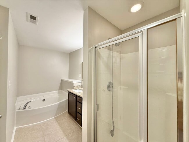 Building Photo - Stunning 2BD, 2.5BA Morrisville Home in a Prime Location Near Interstates, RDU Airport, and RTP