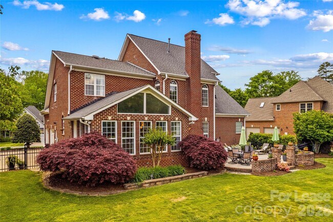 Building Photo - 806 Pine Forest Rd