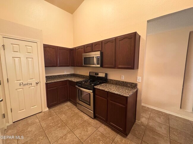 Building Photo - 6700 Hermoso Del Sol Dr
