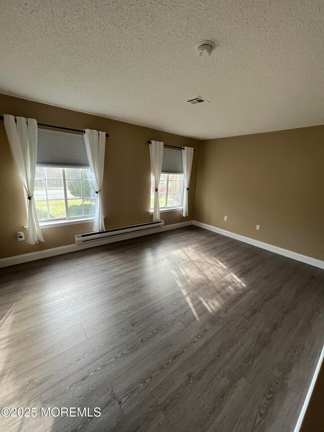 Building Photo - 572B Nutley Dr