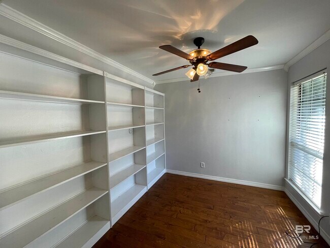 Building Photo - 353 S School St