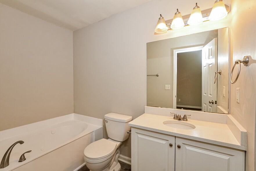 Building Photo - 13183 Sandbourne S