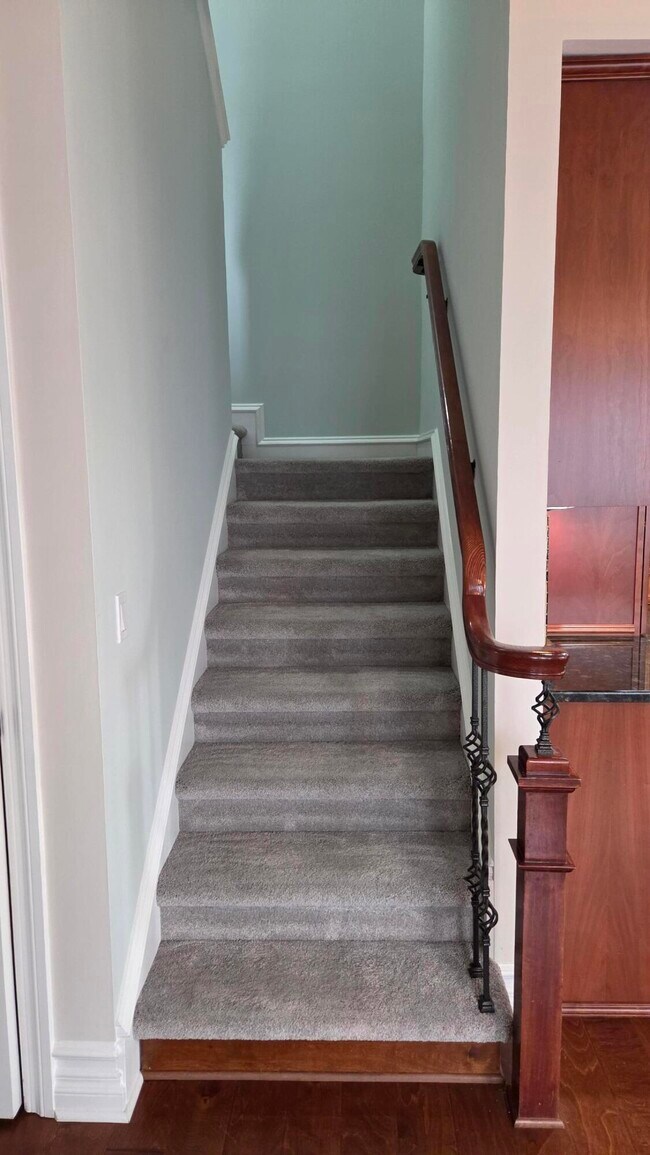 Building Photo - 934 W Huron St