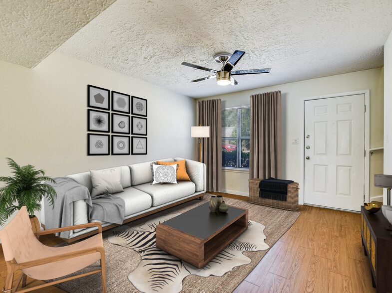 Townhome G - Living Room - Windmill Townhomes & Duplexes