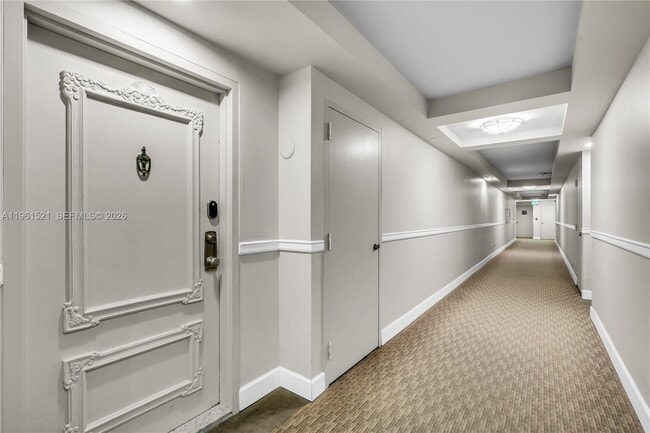 Building Photo - 1925 Brickell Ave