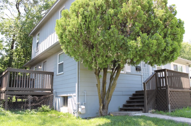 Building Photo - Beautiful 4 bedrooms and 1 bath home located on Freeman Ave in Kansas City, KS