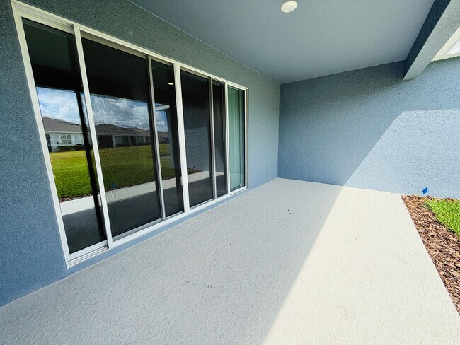 Building Photo - New built 4 bedroom 3 bath 3 car garage in Coddington Subdivision