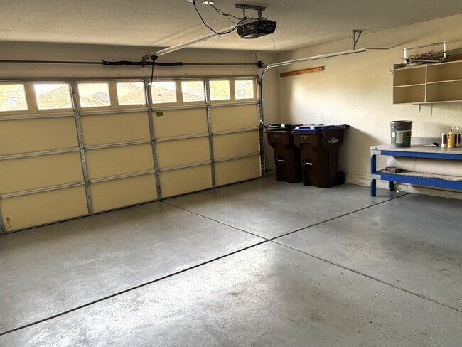 Building Photo - 1870 E Purple Martin Ln