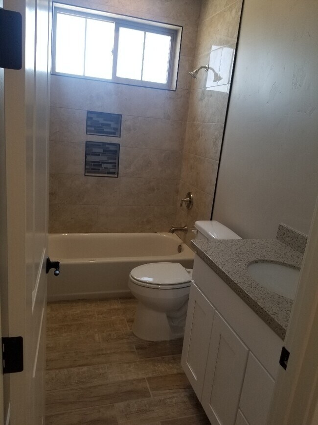 Building Photo - 1352 1st St