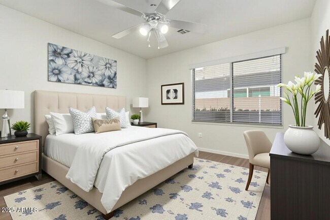 Building Photo - 1328 E Binner Dr