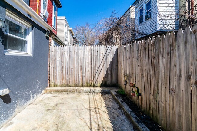 Building Photo - 1829 N 27th St