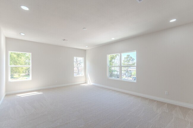 Building Photo - 6814 Champion Ln