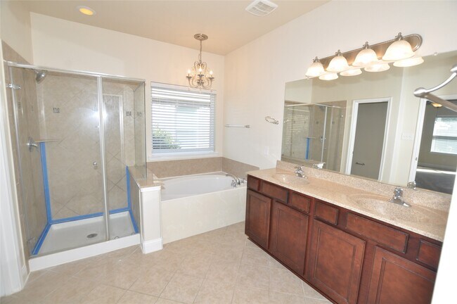 Building Photo - 21502 Duke Alexander Dr